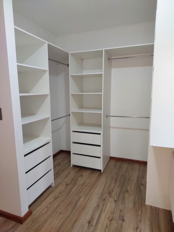 10 (2) ARRIENDO DE CASA