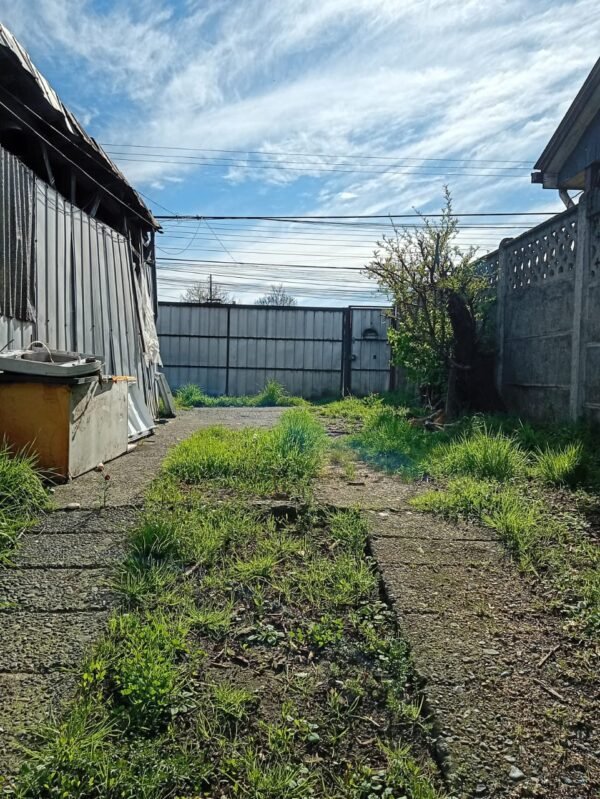 SE VENDE CASA CON DOS CABAÑAS,BARRIO CENTRAL, LA UNION