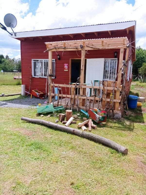 18 SE VENDE CASA EN PARCELA CON CABAÑAS, RIO BUENO