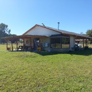 SE VENDE CASA EN PARCELA CON CABAÑAS, RIO BUENO