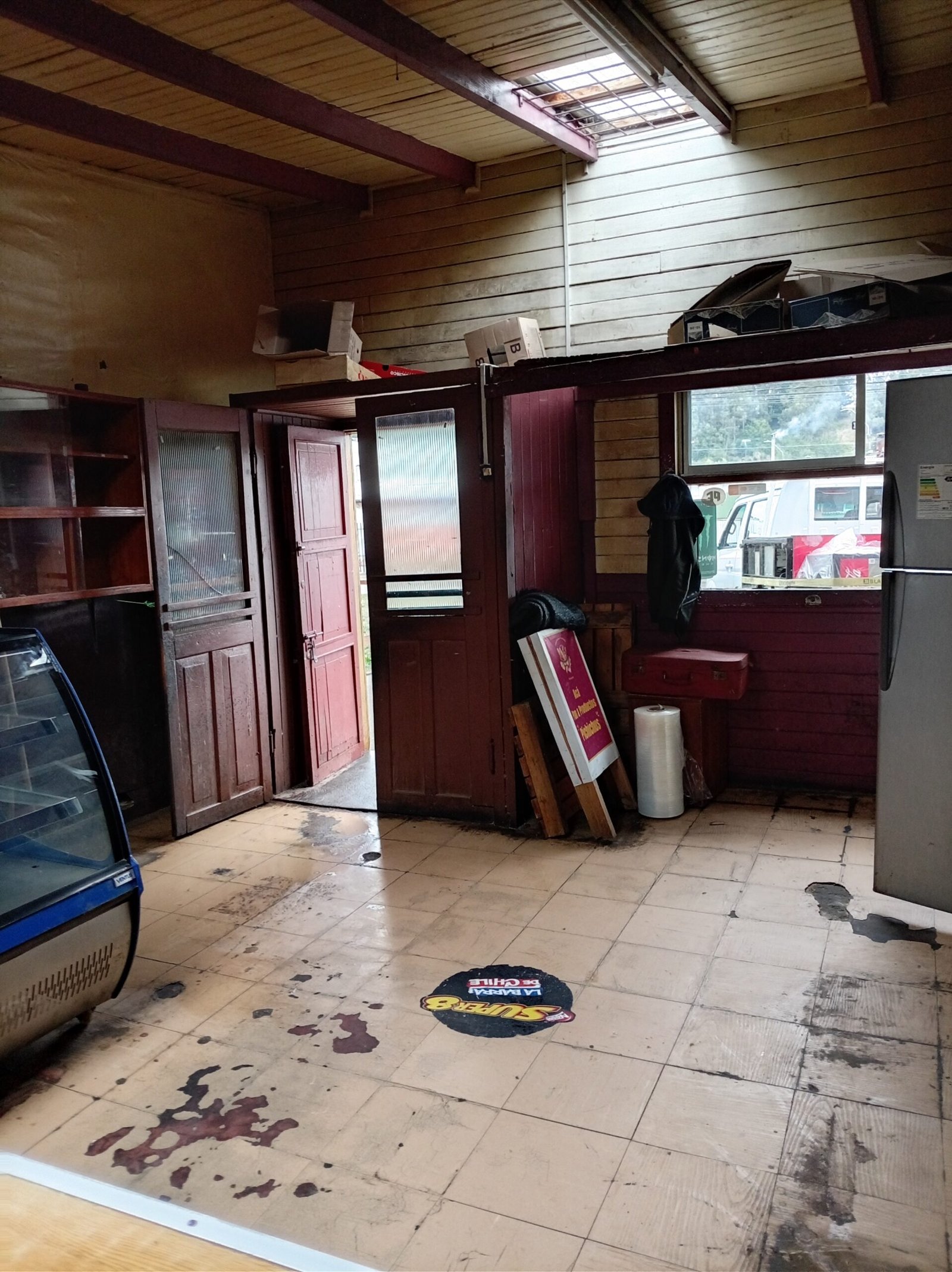SE VENDEN LOCALES COMERCIALES EN LA UNION