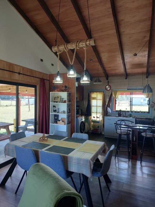 5 SE VENDE CASA EN PARCELA CON CABAÑAS, RIO BUENO